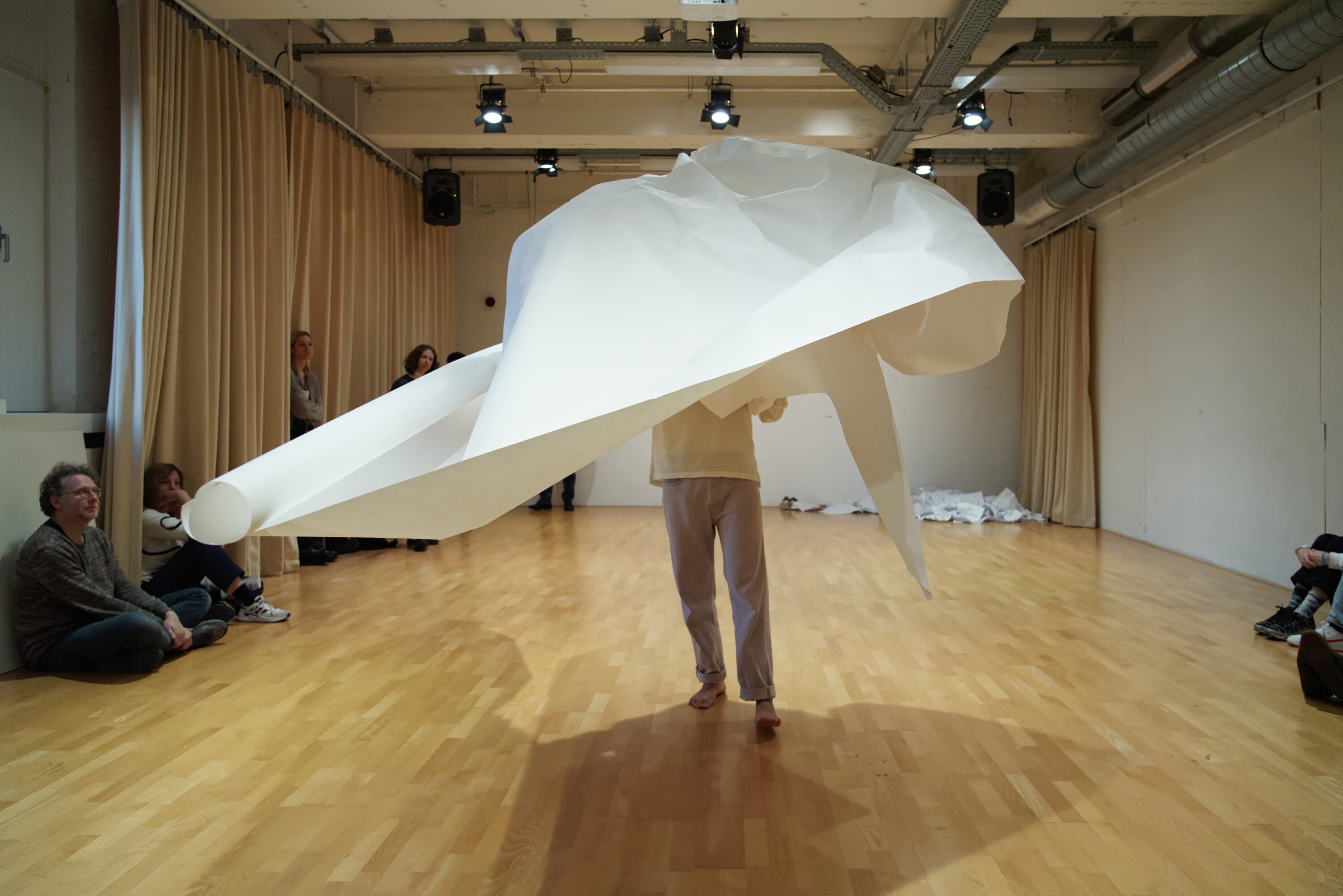 DAS Graduate - DAS Theatre 
Master Presentations 2024
Chun Shing Au – GPO Box No.211
