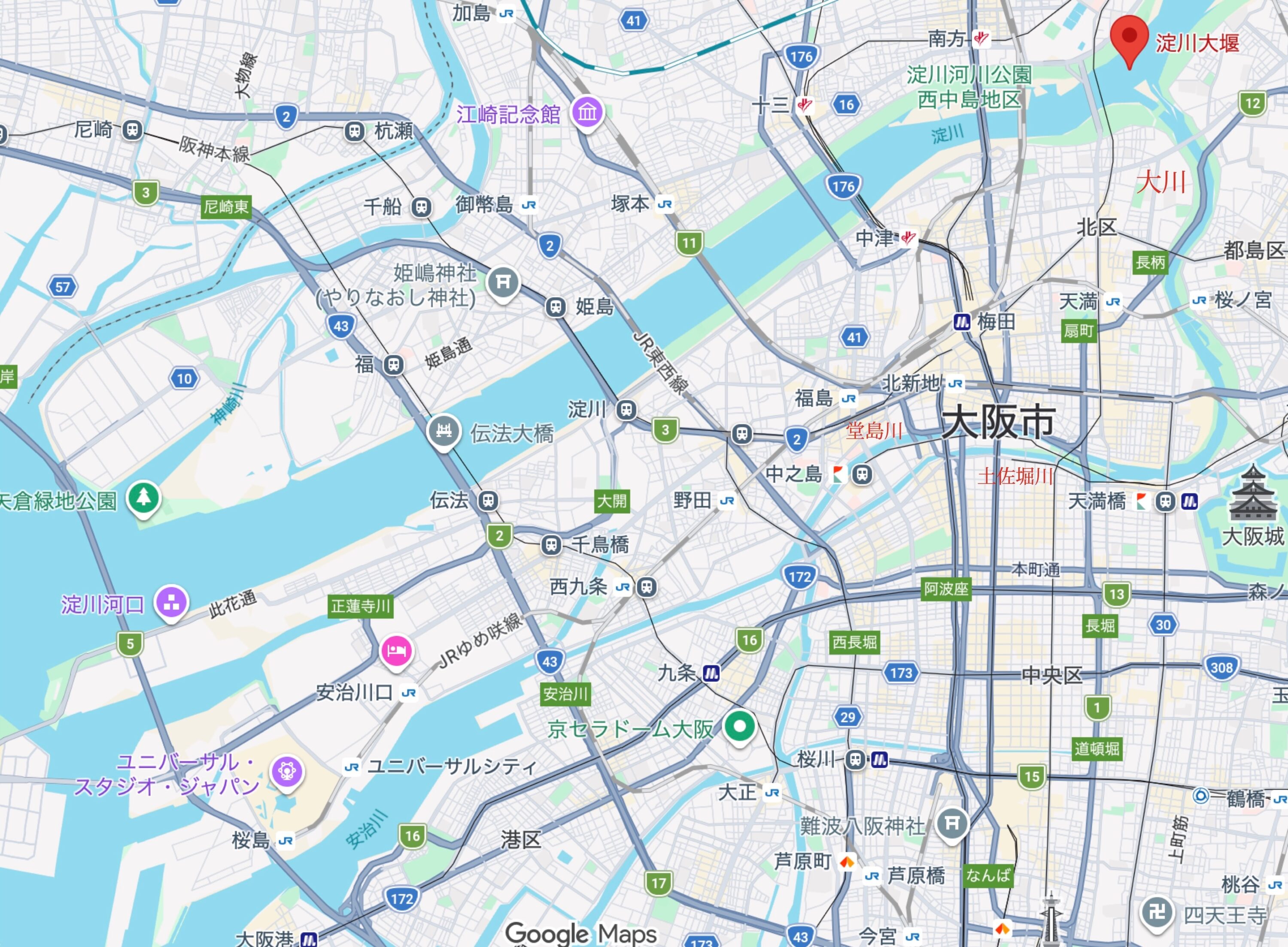 現在の淀川堰以南は、明治初期に開削された「新淀川」。新旧の川を比べてみると、幅や形が大きく違うことがわかる（地図出典：Google Map)
